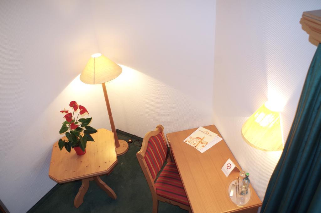 דרזדן Hotel Alttolkewitzer Hof מראה חיצוני תמונה