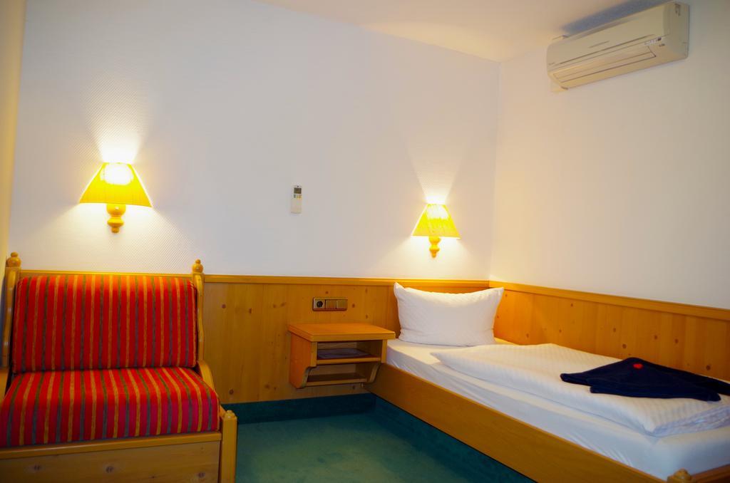 דרזדן Hotel Alttolkewitzer Hof מראה חיצוני תמונה